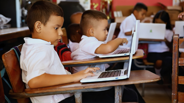 Fundación Zamora Terán — Educa Roatán